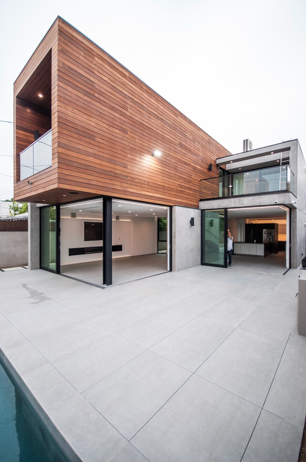 Built glass corner beside the pool