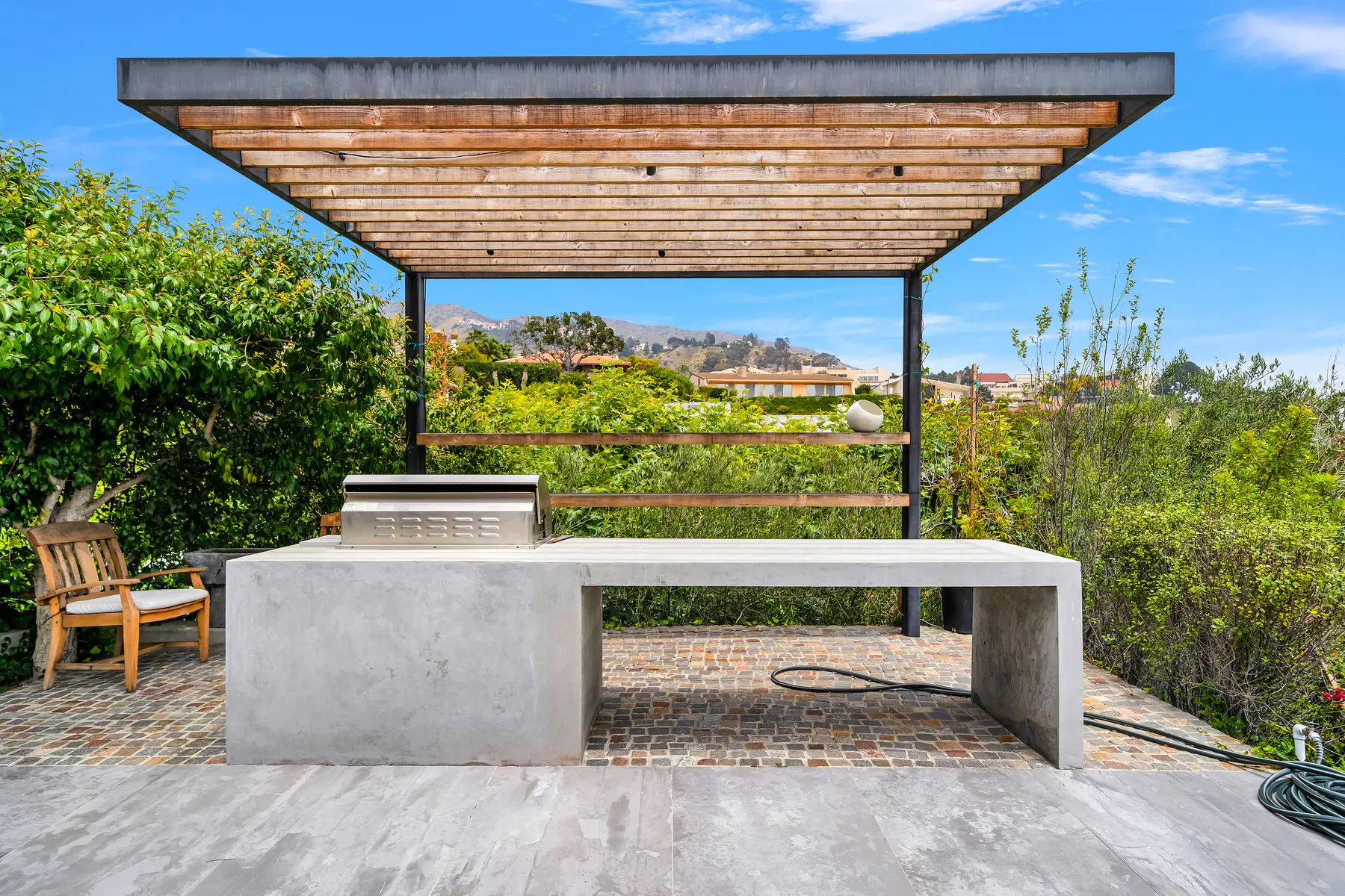 Garden pergola and outdoor counter