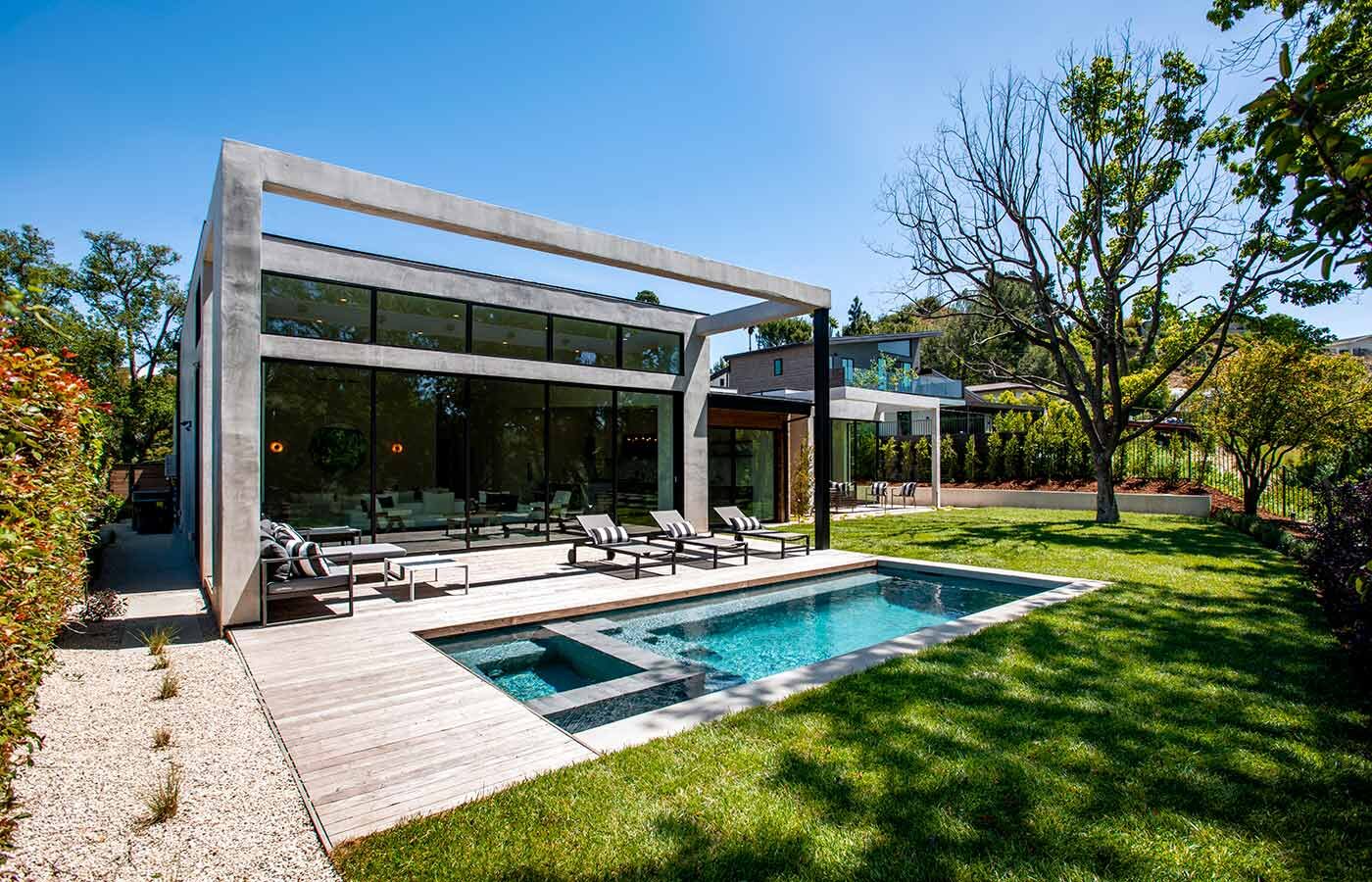 Pool and garden façade