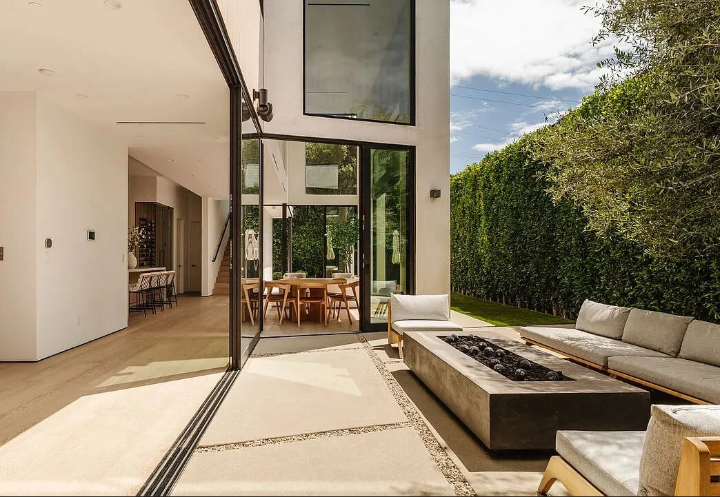 Indoor–outdoor living at the completed 116 Gretna Green residence