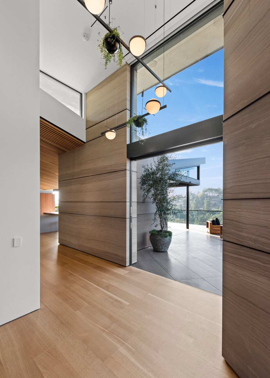 Readcrest interior threshold