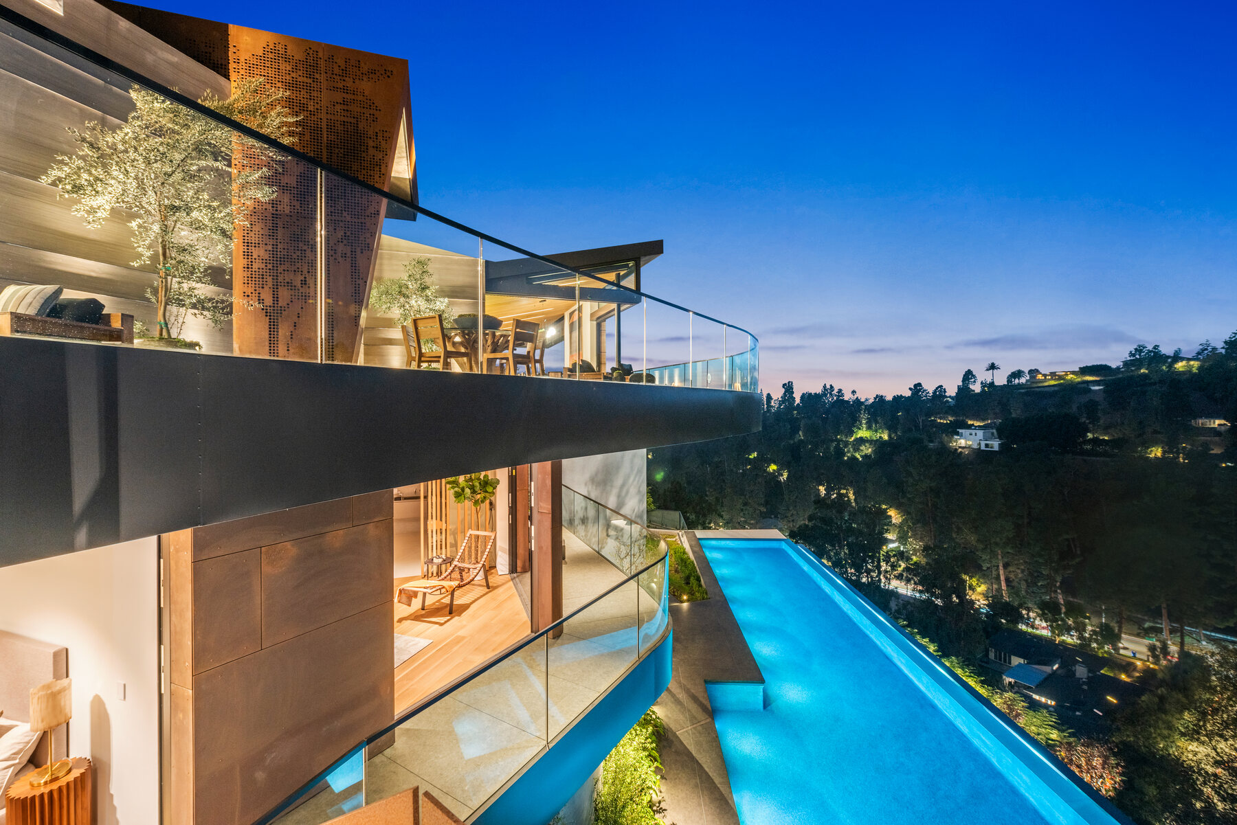 Readcrest pool and view